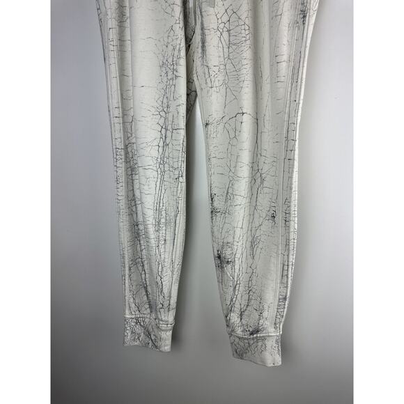 Lululemon Warm Down Jogger 7/8 Length Thread Dye White Black Pants Size 4 - Picture 9 of 11